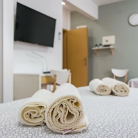 Anton, Apartman *