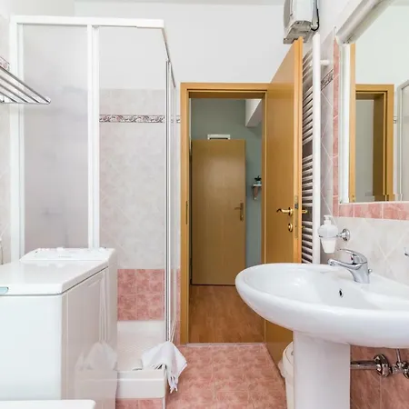 Apartman Anton, *